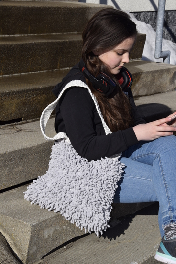 - FLIPSYBAG - Umhängetasche, Häkeltasche aus coolem Trendgarn