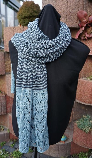 Anlis Frühlingsbote, gestrickter Schal/Stola