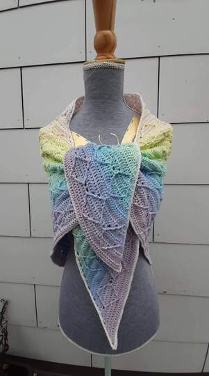 Tuch Amira häkeln Häkeltuch Dreieckstuch