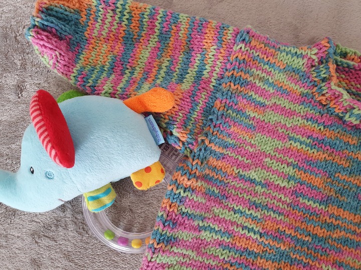 Strickanleitung Baby Pulli ohne Seitennaht Größe 62/68!