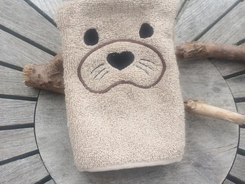 Otter-Waschhandschuh Stickdatei ITH 13x18