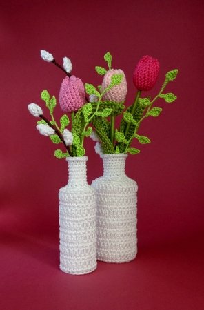 Häkel-Deko Herz mit Vasen und Blumen - einfach aus Wollresten