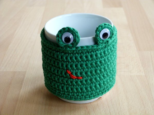 Crochet pattern for mug cozys with the shape of animals