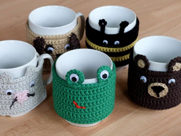 Crochet pattern for mug cozys with the shape of animals