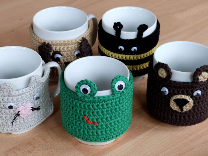 Crochet pattern mug cozy animal