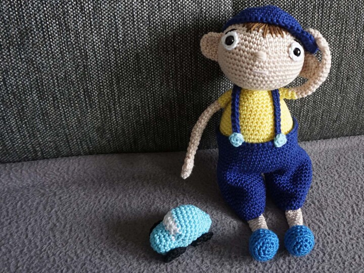 Amigurumi Häkelanleitung Junge Valentin mit Auto