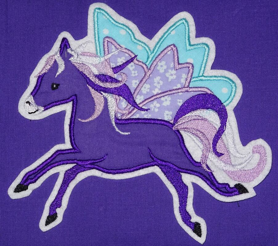 Stickdatei Pegasus in 7 Größen Pferd Schmetterling