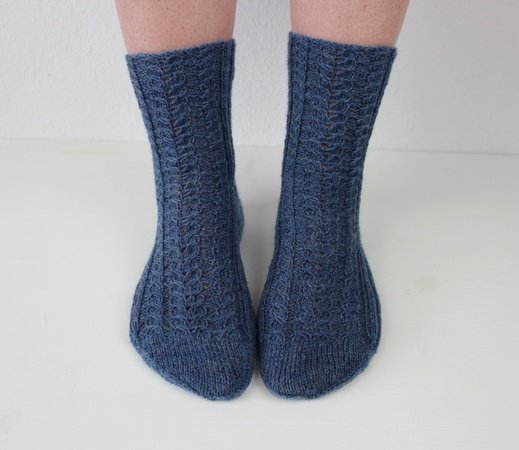 Knitting pattern socks "Herzlein"