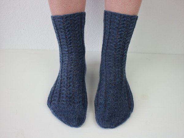 Knitting pattern socks "Herzlein"