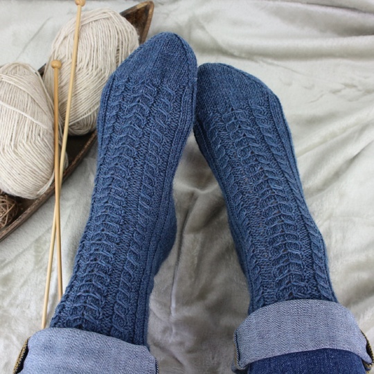 Strickanleitung Socken mit Zopfmuster – Strukturmuster Top Down – PDF
