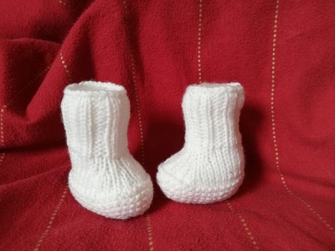 Strickanleitung weiße Babyschuhe, Sohlenlänge 10 cm
