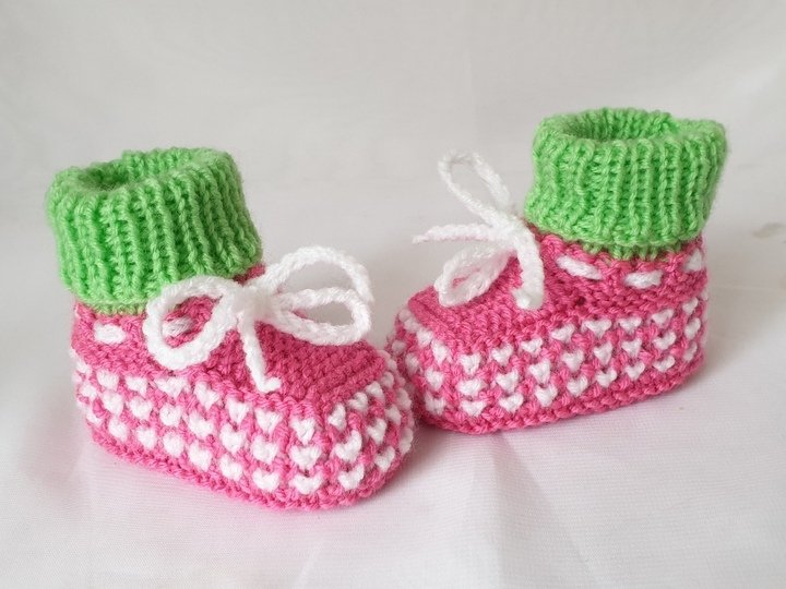 Strickanleitung Babyschuhe "Herzchen", Booties mit 2 Nadeln gestrickt #288