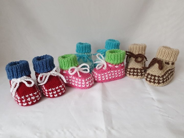 Strickanleitung Babyschuhe "Herzchen", Booties mit 2 Nadeln gestrickt #288