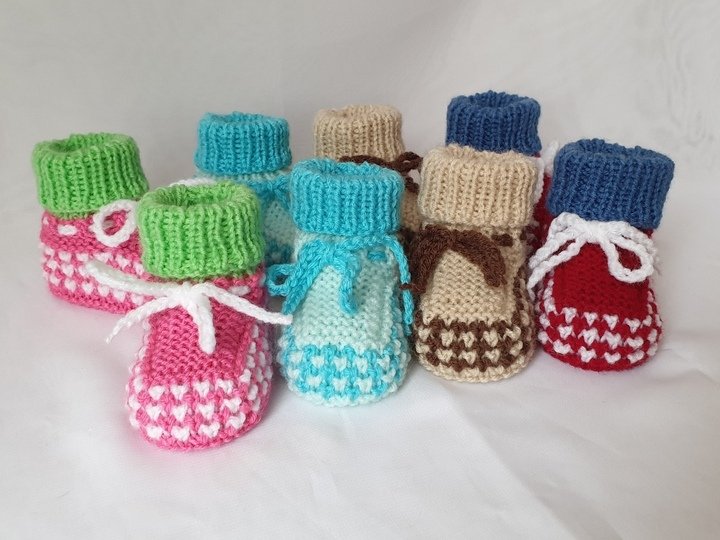 Strickanleitung Babyschuhe "Herzchen", Booties mit 2 Nadeln gestrickt #288
