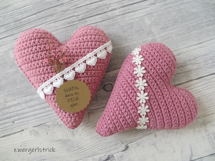 einfaches und gebogenes Herz - Häkelanleitung für zwei Herzen