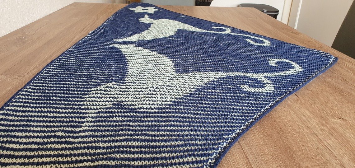 Hummingbird, Shadow Knitting, Illusion Knitting, Motif Shawl