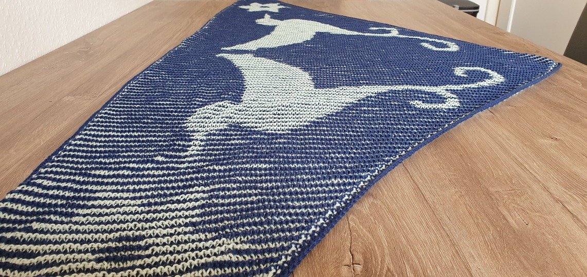 Hummingbird, Shadow Knitting, Illusion Knitting, Motif Shawl