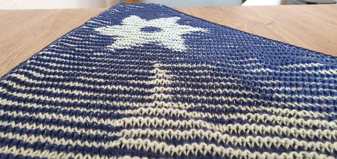 Hummingbird, Shadow Knitting, Illusion Knitting, Motif Shawl