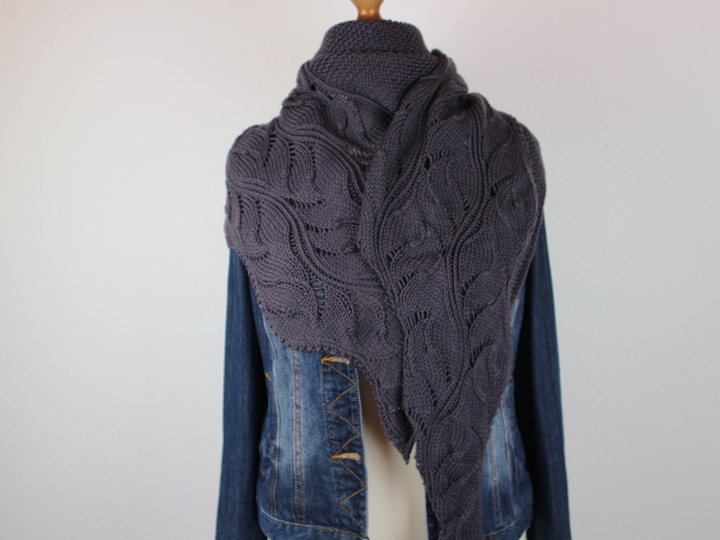 Strickanleitung Dreieckstuch Harmony mit Lacemuster, asymmetrisches Tuch