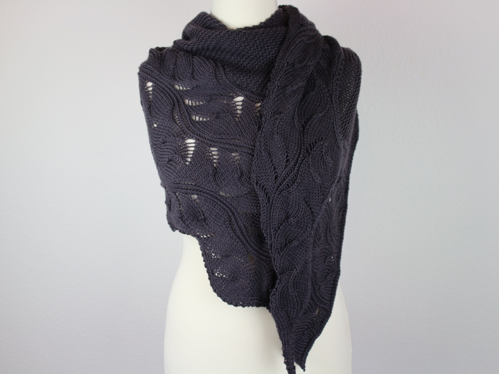 Strickanleitung Dreieckstuch Harmony mit Lacemuster, asymmetrisches Tuch