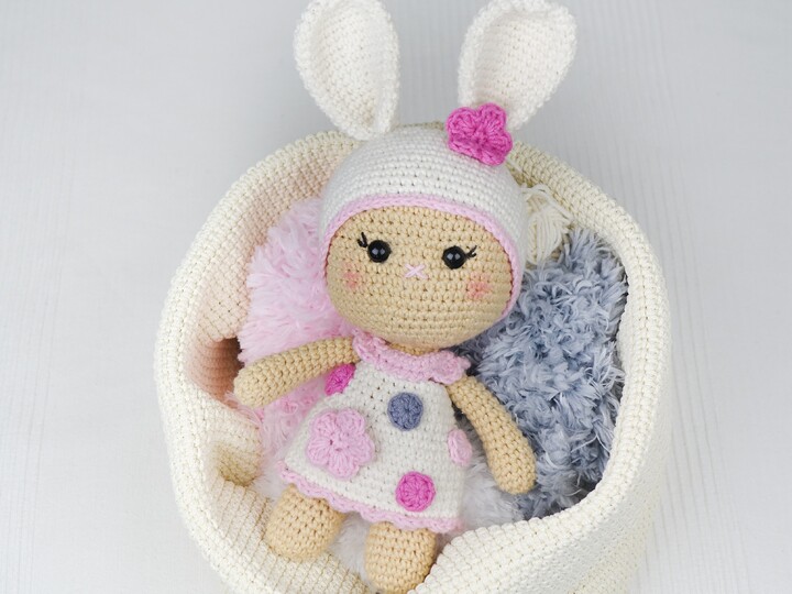 Lola der süße Hase aus der LittleFriends Collection - PDF Häkelanleitung