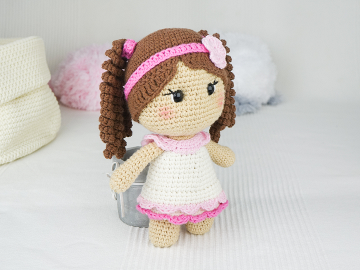 Freulein Bella aus der Little Friends Kollektion - PDF Anleitung