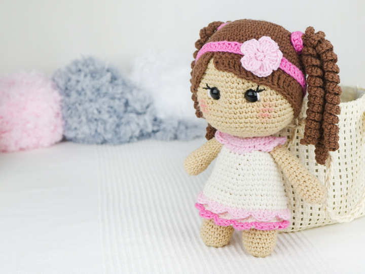 Freulein Bella aus der Little Friends Kollektion - PDF Anleitung