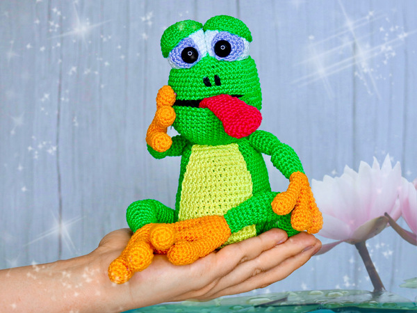 freddie the frog - crochet patterns