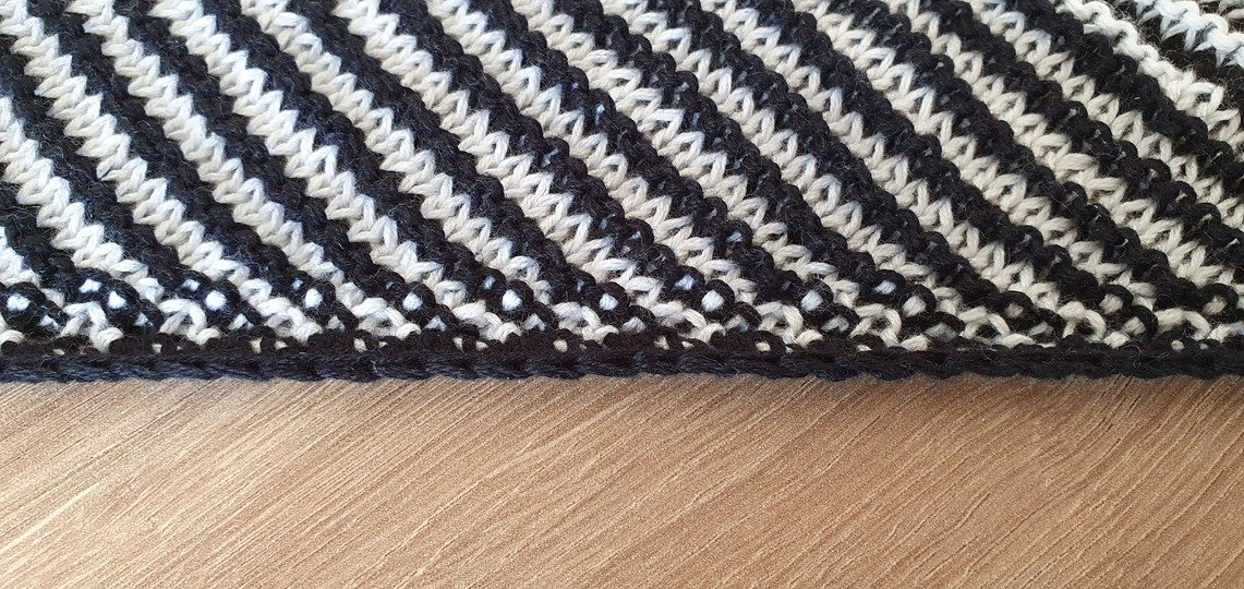 Skull, Shadow Knitting, Illusion Knitting, Motif Shawl