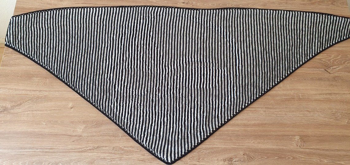 Skull, Shadow Knitting, Illusion Knitting, Motif Shawl