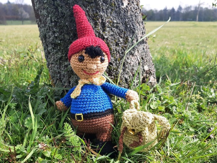 Gartenzwerg "Paul", Amigurumi, mit Rucksack