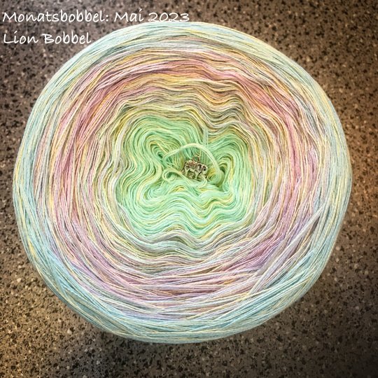 Häkelanleitung: Dreieckstuch "Blümchen"