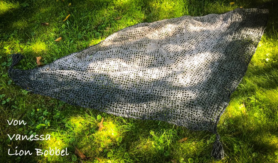 Häkelanleitung: Dreieckstuch "Blümchen"