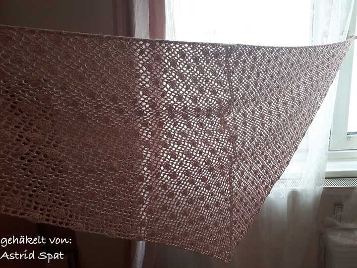 Häkelanleitung: Dreieckstuch "Blümchen"