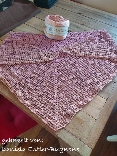 Häkelanleitung: Dreieckstuch "Blümchen"