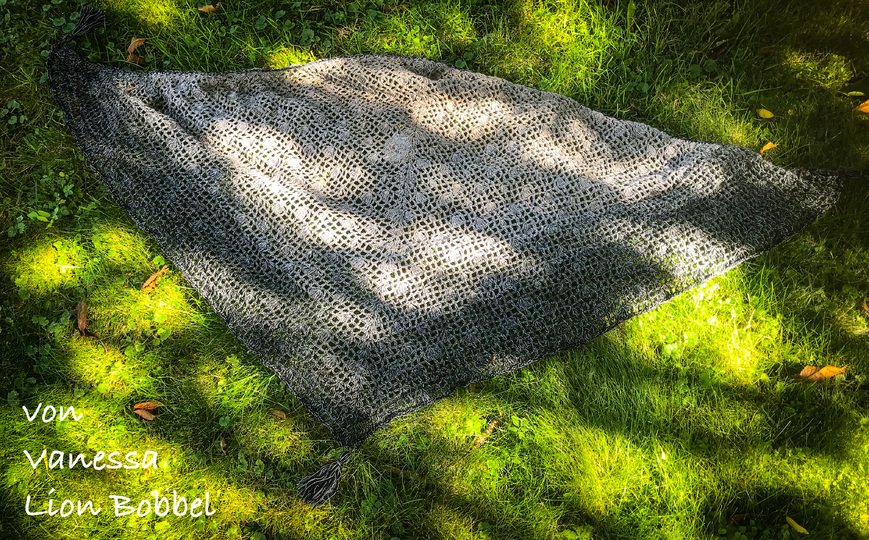 Häkelanleitung: Dreieckstuch "Blümchen"