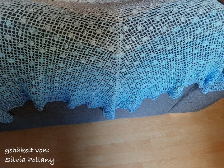 Häkelanleitung: Dreieckstuch "Blümchen"