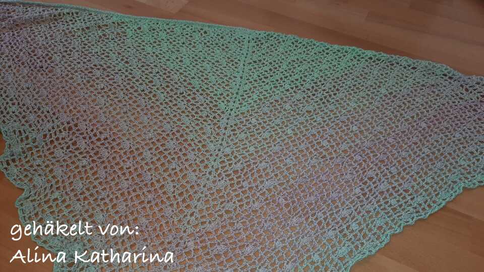 Häkelanleitung: Dreieckstuch "Blümchen"