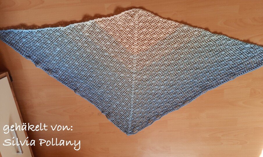 Häkelanleitung: Dreieckstuch "Blümchen"