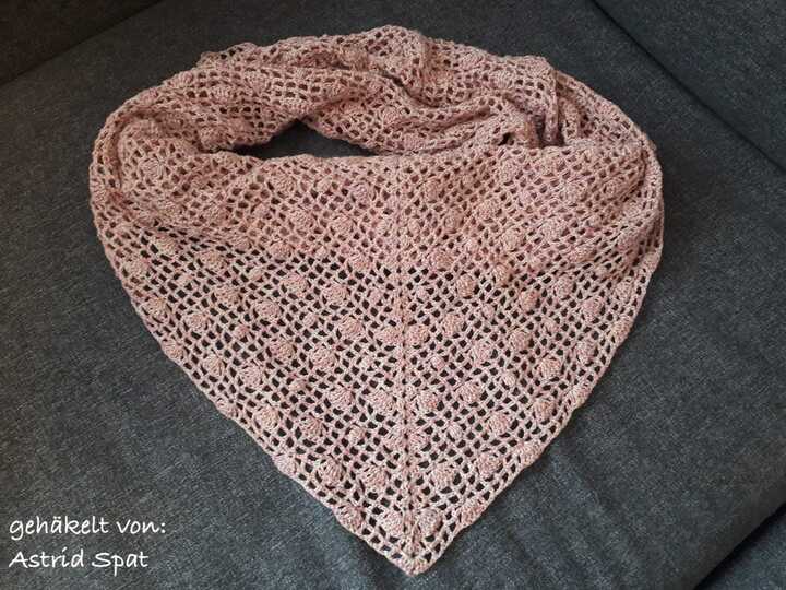 Häkelanleitung: Dreieckstuch "Blümchen"