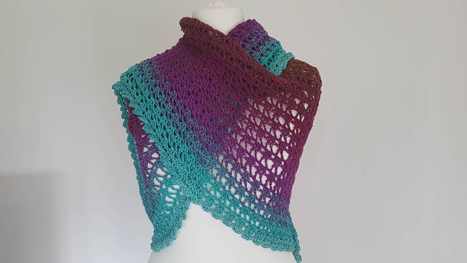 Häkelanleitung flaches Dreiecktuch Super Easy