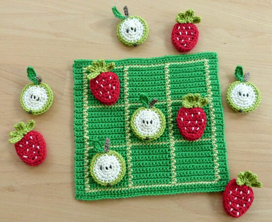Crochet pattern for a popular family game tic tac toe "garden"