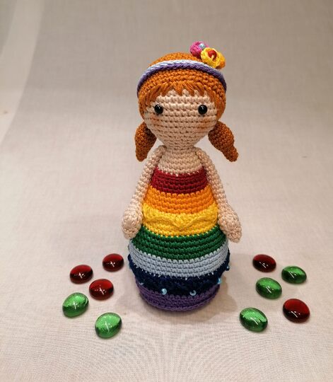 Anleitung Regenbogen Mädchen und Wölckchen Häkelpuppe
