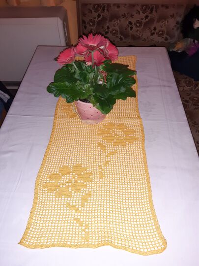 Tischläufer Blumen Häkelanleitung