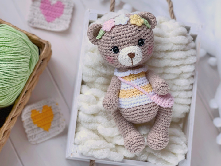Crochet pattern Amigurumi April the bear