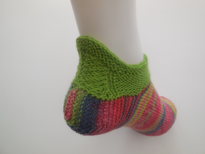 Sneakers mit erhöhtem hinteren Rand - Strickanleitung