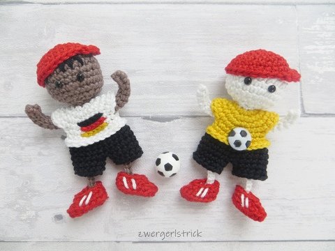 Häkelanleitung für Fußball-Maskottchen