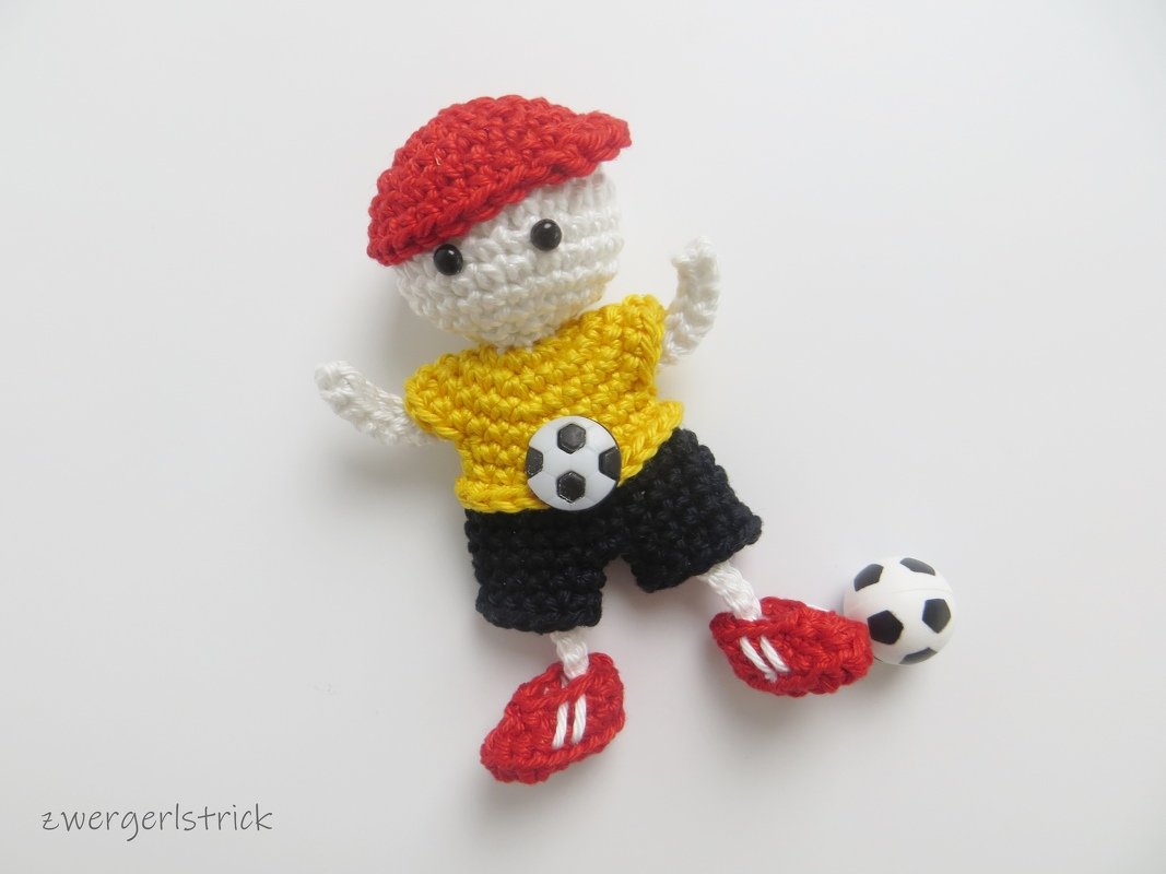 Häkelanleitung für Fußball-Maskottchen - Bild 5