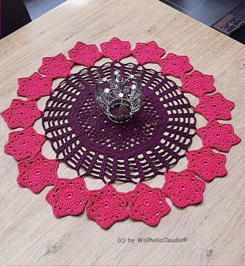 Häkelanleitung Tischläufer/ Spiraldecke "Blumenwiese"