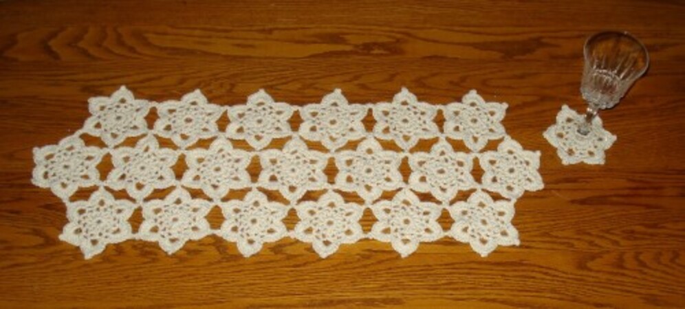 Pattern Snow Crystals Table Runner - PA-602
